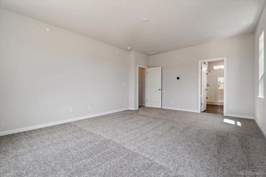 Spacious, unfurnished interior of a new home in Prestige Collection at Parkdale Commons, Erie (Image 24). Spacious, unfurnished interior of a new home in Prestige Collection at Parkdale Commons, Erie (Image 24).