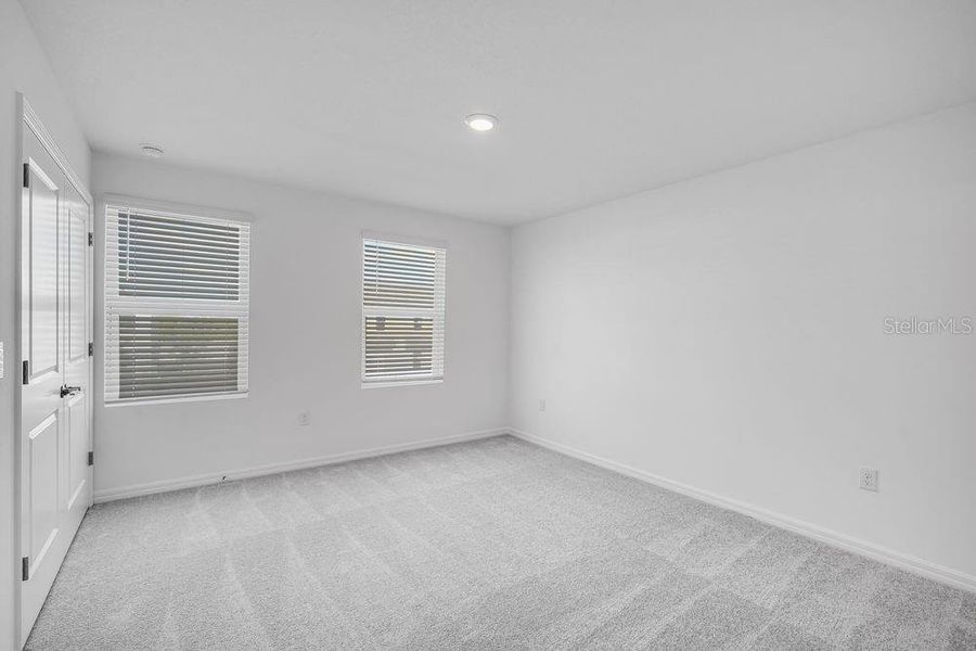 Spacious, unfurnished interior of a new home in The Townhomes at Skye Ranch, Sarasota (Image 33).