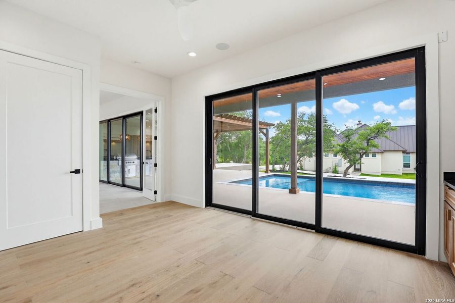 Spacious, unfurnished interior of a new home in , San Antonio (Image 31).