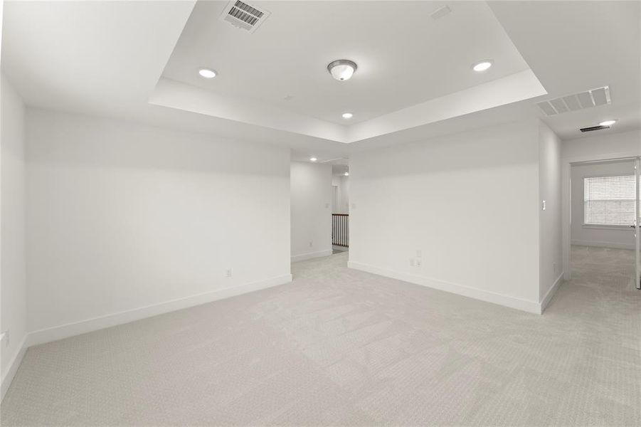 Spacious, unfurnished interior of a new home in Villages of Creekwood, Frisco (Image 24).