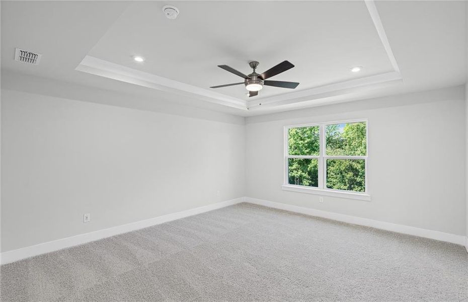 Spacious, unfurnished interior of a new home in Hunters Creek, Flowery Branch (Image 23).