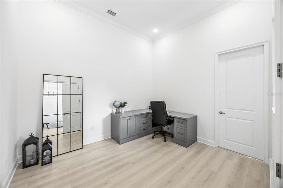 Furnished interior view inside a new home in , Winter Garden (Image 37).