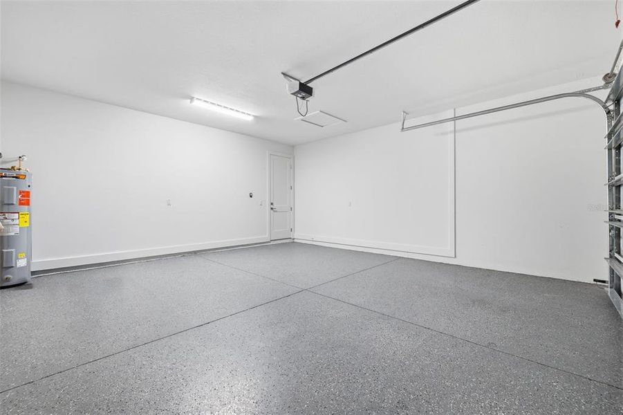 Spacious, unfurnished interior of a new home in , Brooksville (Image 30).