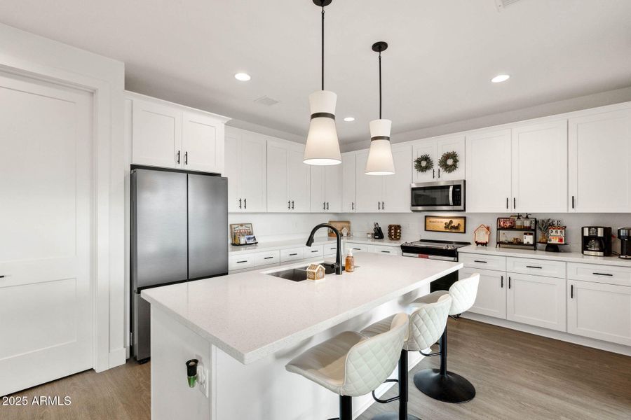 12-Kitchen (1) 12-Kitchen (1)