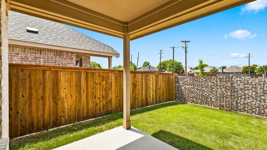 Exterior details and patio area of a home in Taylor Estates, Corinth (Image 3).