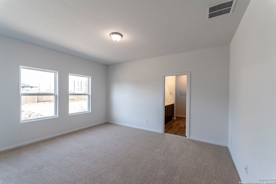 Spacious, unfurnished interior of a new home in Katzer Ranch, Converse (Image 7).