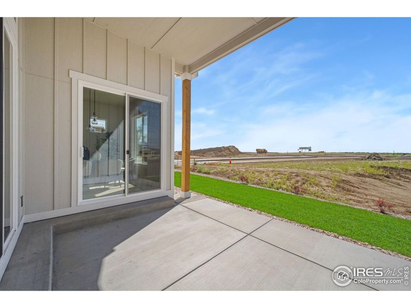 Large Covered Back Patio!