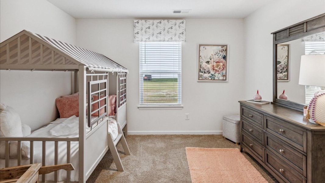 Representative furnished interior of a home built from the Cali by D.R. Horton in Emory Creek, Harriman (Image 16).