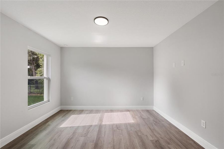 Spacious, unfurnished interior of a new home in , Orange City (Image 11).