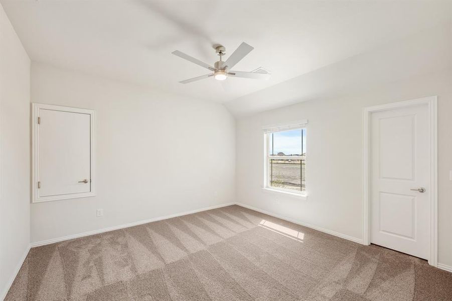 Spacious, unfurnished interior of a new home in The Oasis at North Grove 75-80, Waxahachie (Image 36). Spacious, unfurnished interior of a new home in The Oasis at North Grove 75-80, Waxahachie (Image 36).