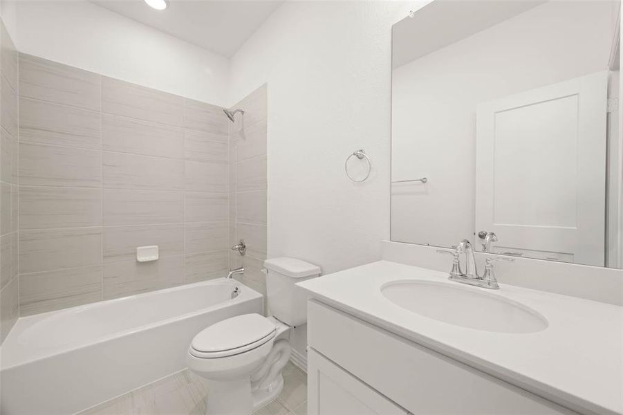 Furnished interior view inside a new home in The Oaks, Red Oak (Image 6). Furnished interior view inside a new home in The Oaks, Red Oak (Image 6).