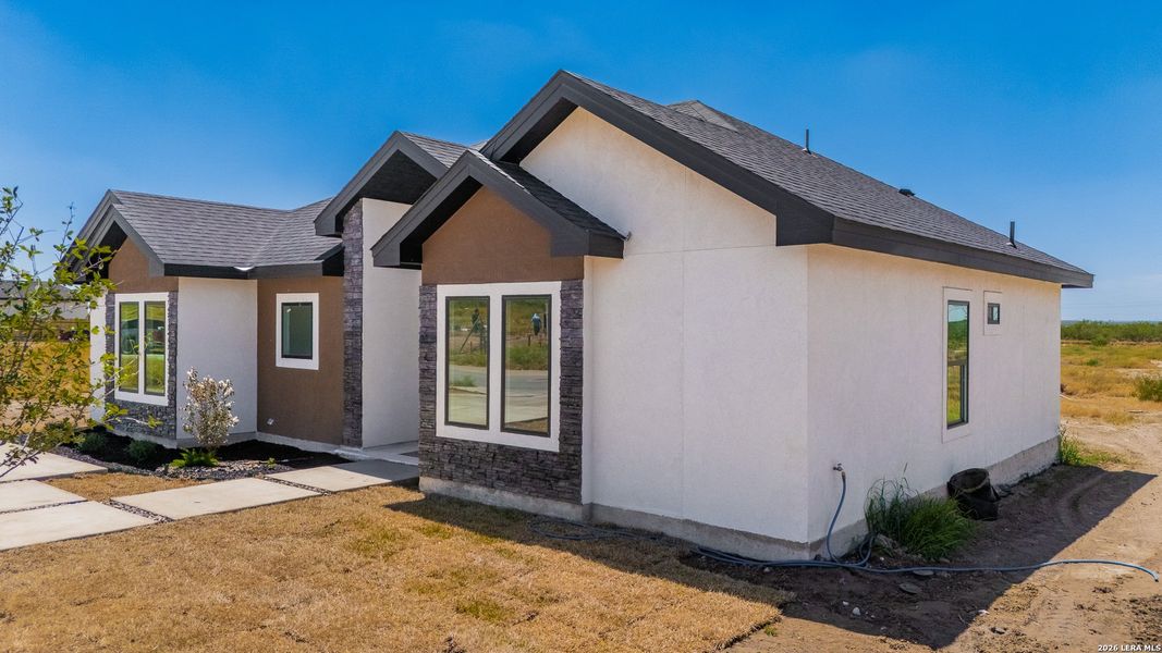 Image 32 of a home in .