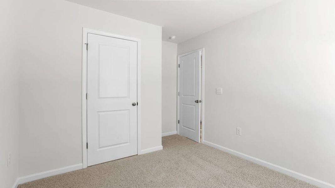Spacious, unfurnished interior of a new home in Seneca Falls, Seneca (Image 18).