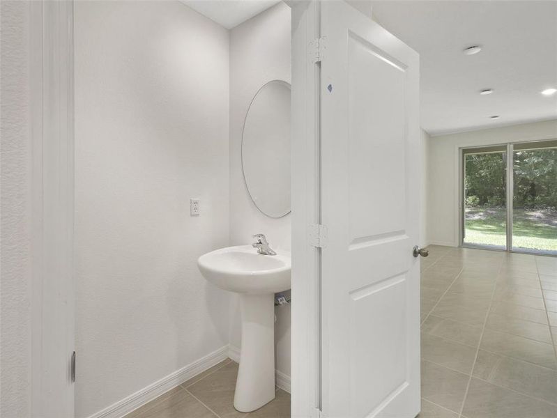 Furnished interior view inside a new home in Towns at Greenleaf, Oviedo (Image 9).