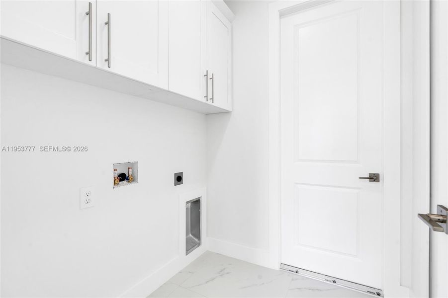 Spacious, unfurnished interior of a new home in , Lehigh Acres (Image 19). Spacious, unfurnished interior of a new home in , Lehigh Acres (Image 19).