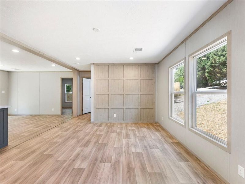 Spacious, unfurnished interior of a new home in , Gainesville (Image 28).