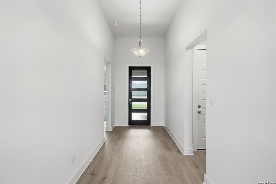 Spacious, unfurnished interior of a new home in Stillwater Ranch, San Antonio (Image 22).