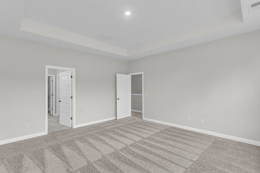 Spacious, unfurnished interior of a new home in Pineland Preserve, Summerville (Image 28).