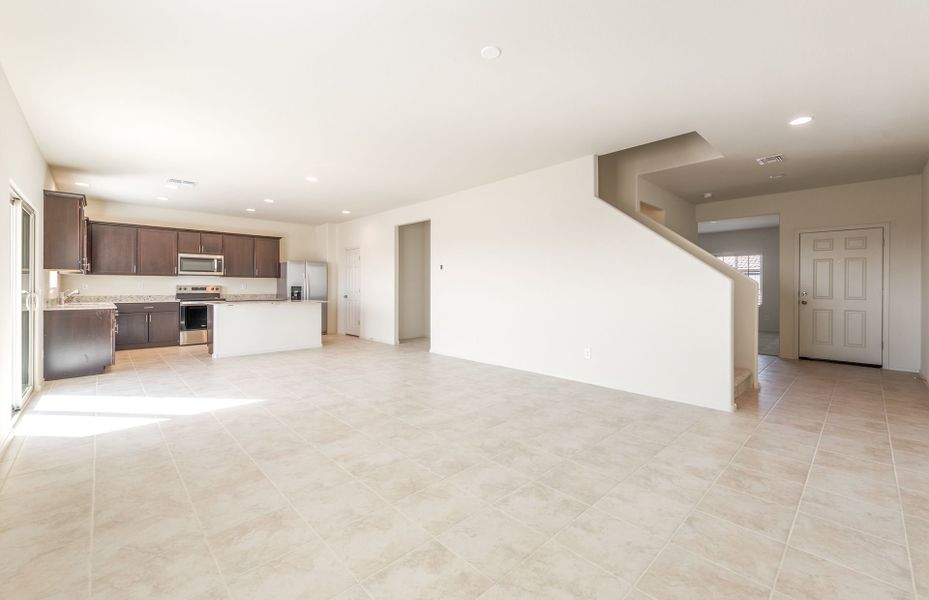 Spacious, unfurnished interior of a new home in Copper Falls, Buckeye (Image 19).
