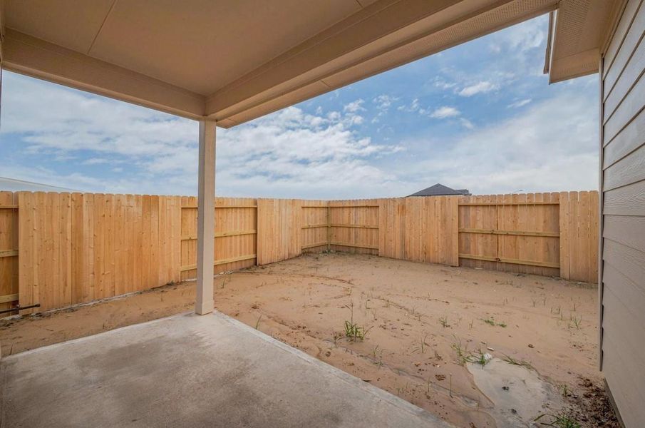 Exterior details and patio area of a home in River Ranch, Dayton (Image 3).