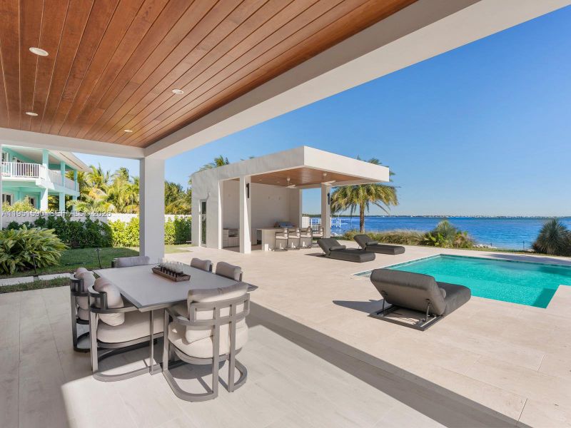 Exterior details and patio area of a home in , Marathon (Image 35).