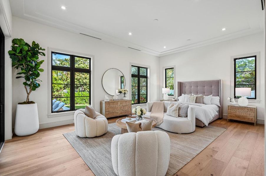 mls_PRIMARY_BEDROOM_LEFT