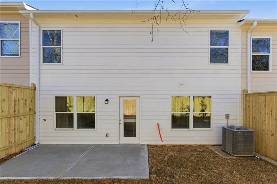 Exterior details and patio area of a home in Silver Leaf, Dawsonville (Image 4).