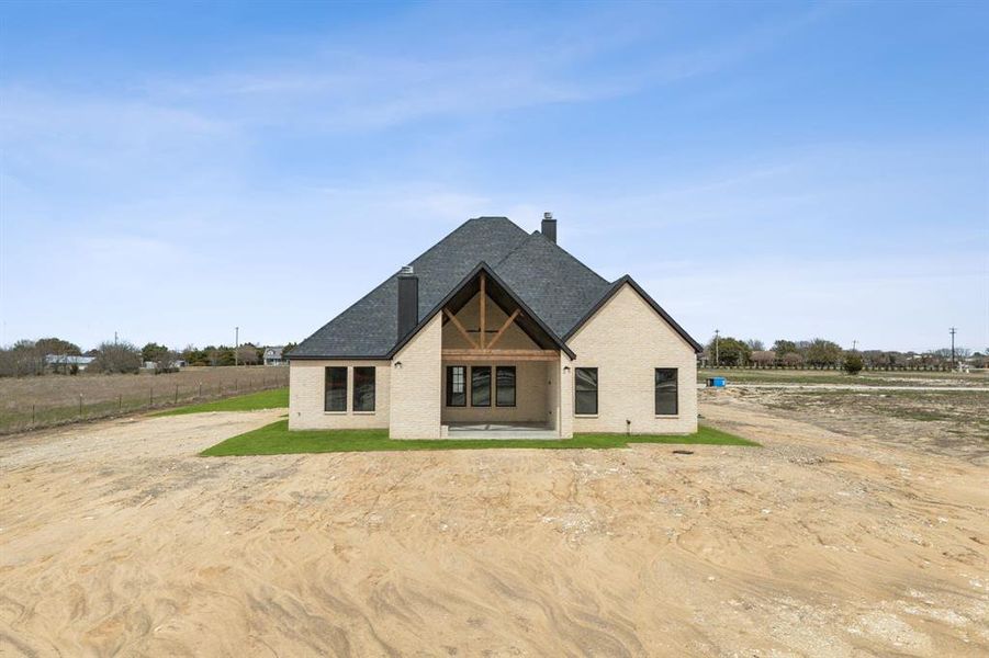 Front exterior of a new home in , Midlothian, TX, highlighting curb appeal (Image 1). Front exterior of a new home in , Midlothian, TX, highlighting curb appeal (Image 1).