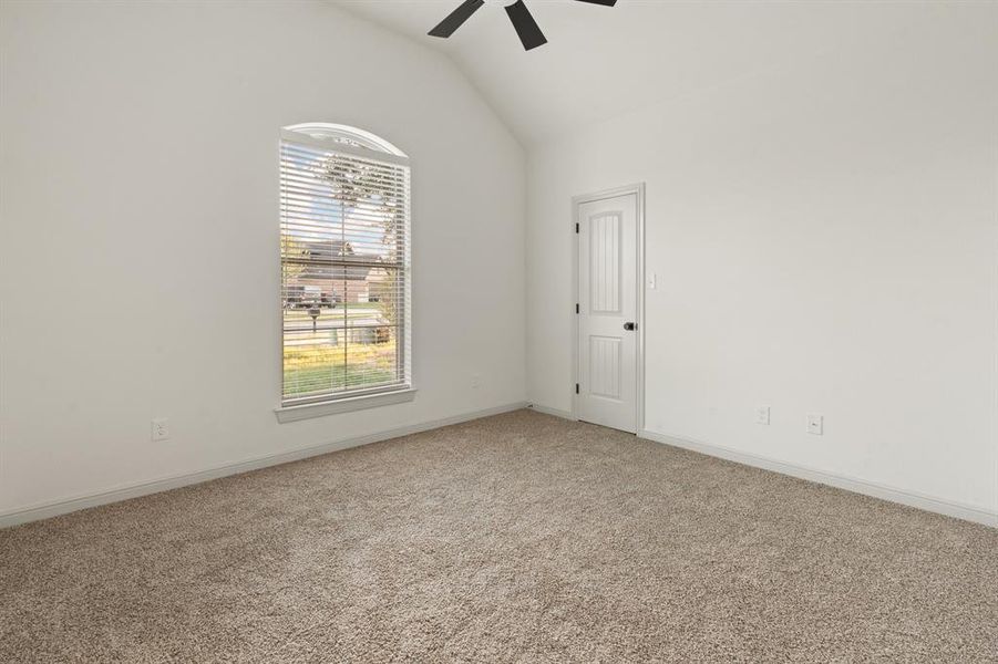 Spacious, unfurnished interior of a new home in , Cleburne (Image 24).