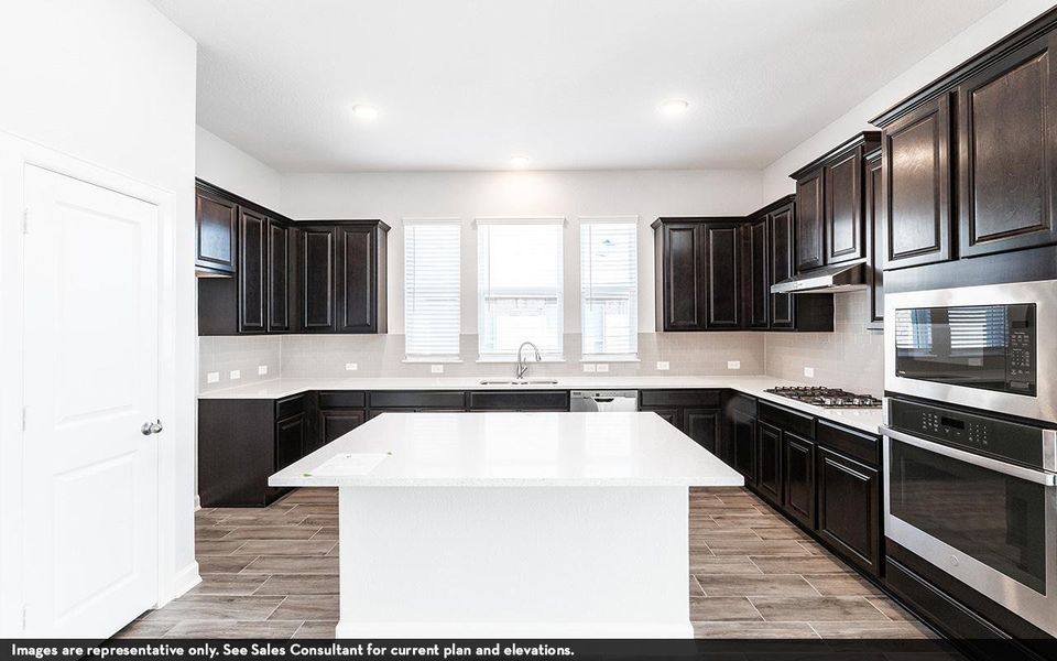 Furnished interior view inside a new home in Suncreek Estates, Rosharon (Image 5).
