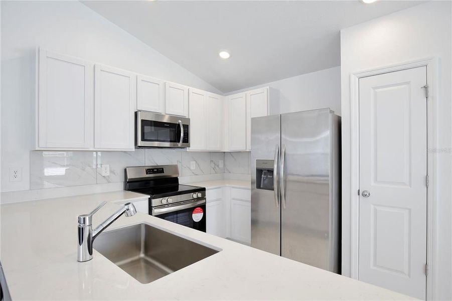 Furnished interior view inside a new home in Peace Creek Reserve, Winter Haven (Image 7).