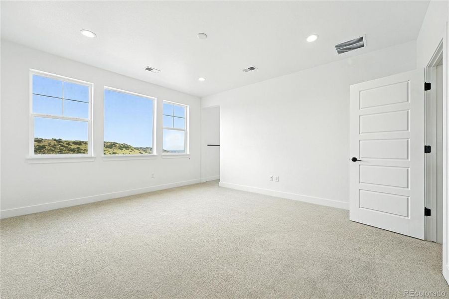 3943 Descent St - Ready Now!