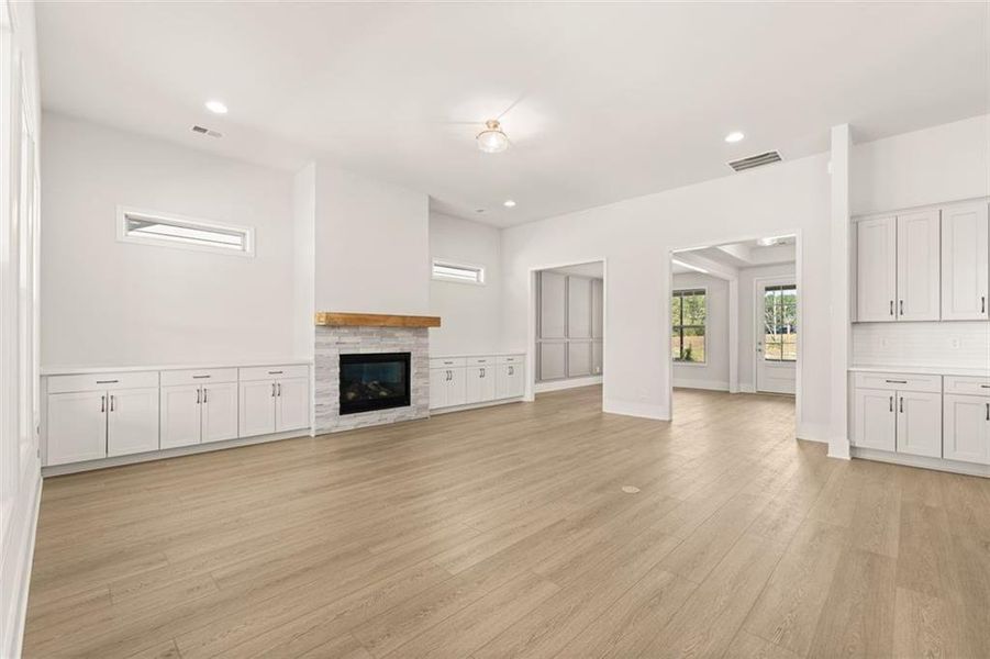 Spacious, unfurnished interior of a new home in Soleil Summit Chase, Snellville (Image 5).
