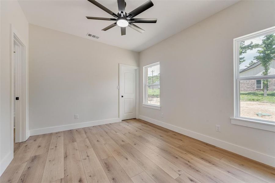 Spacious, unfurnished interior of a new home in , Lindale (Image 30).