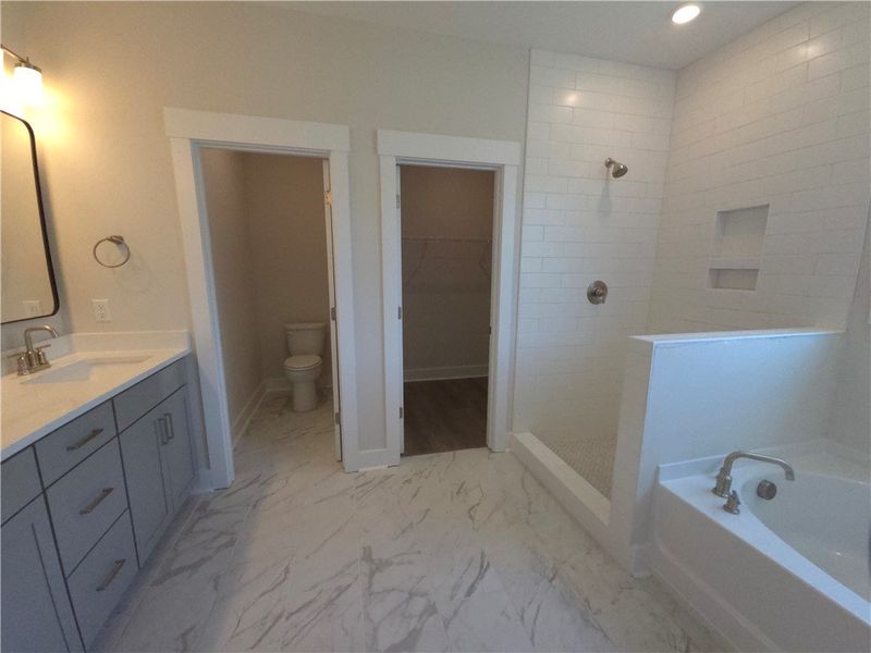 Image 14 of a home in Saratoga Oaks.