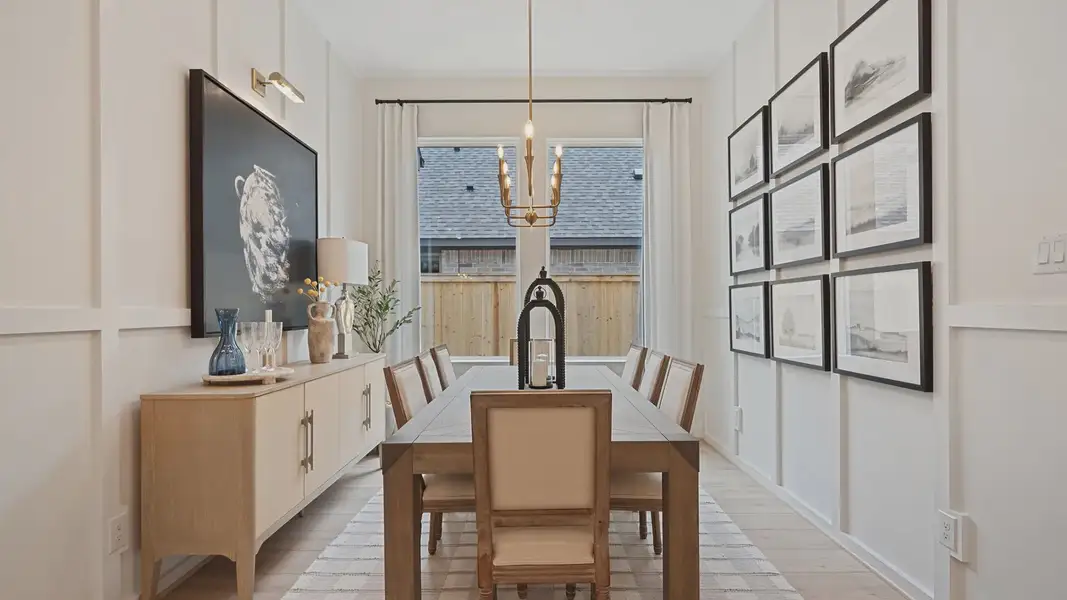 Representative furnished interior of a home built from the Hampton by Chesmar Homes in Wildrye 60', Waller (Image 14).