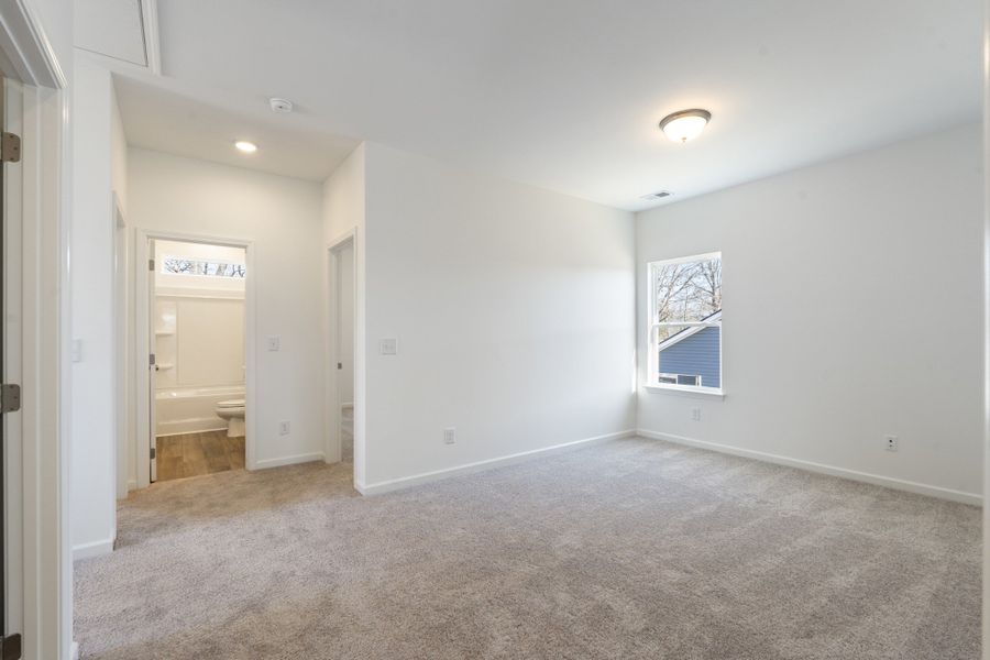 Spacious, unfurnished interior of a new home in Jackson Hills, Clarksville (Image 23).