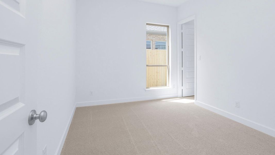 Spacious, unfurnished interior of a new home in Escondido, Magnolia (Image 10).