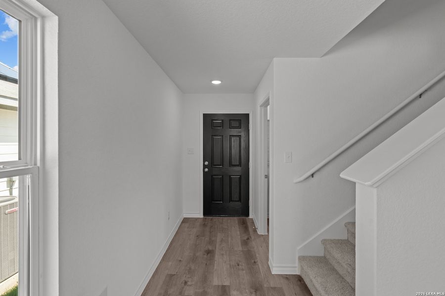 Spacious, unfurnished interior of a new home in Horizon Ridge, San Antonio (Image 20).