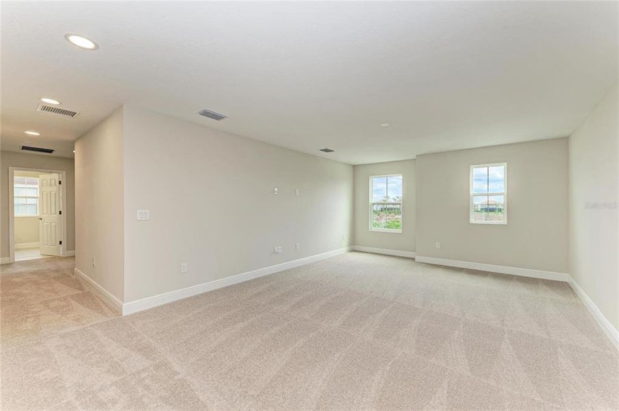 Spacious, unfurnished interior of a new home in Crosswind Ranch, Parrish (Image 32).