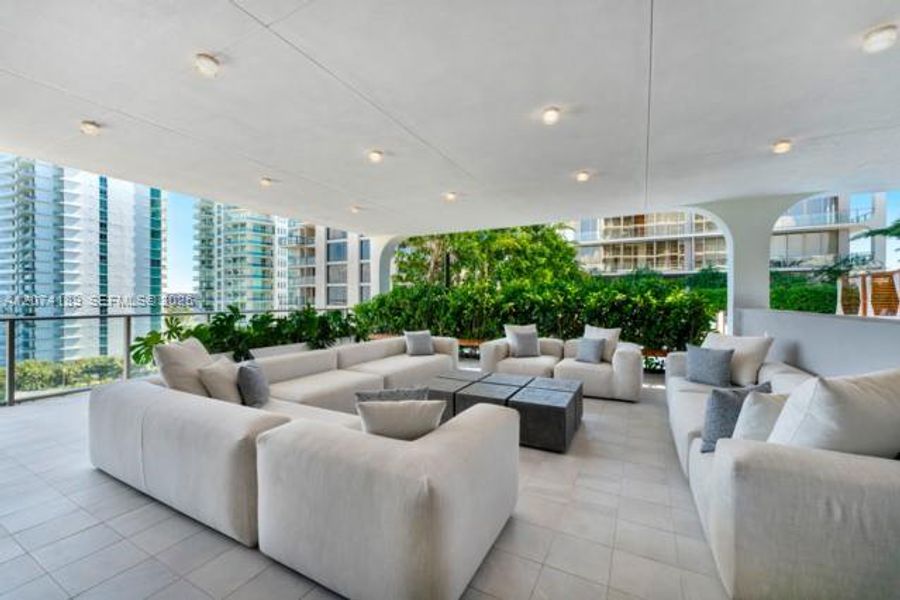 Community amenities in Mr. C Residences, Miami (Image 27). Community amenities in Mr. C Residences, Miami (Image 27).