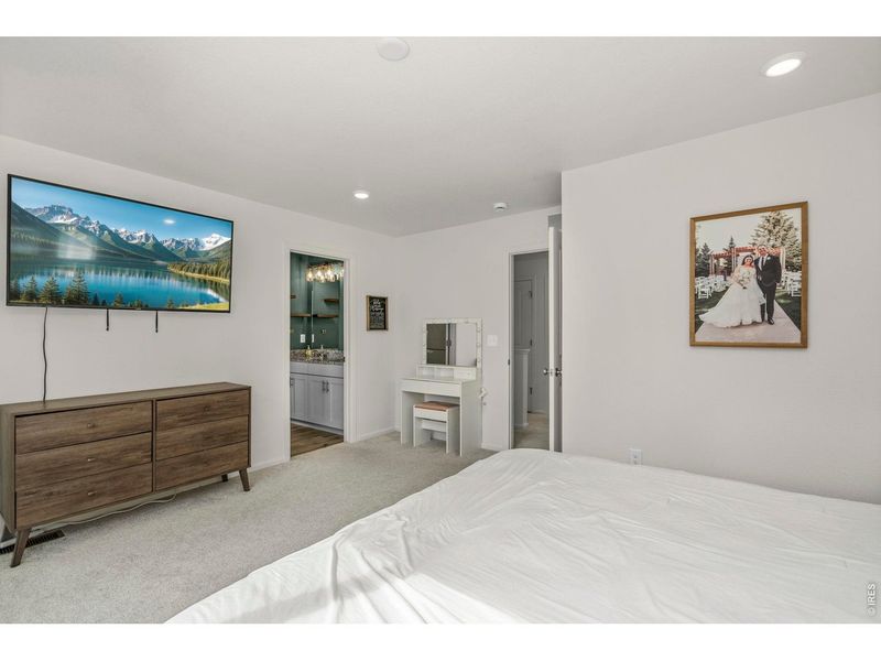 Furnished interior view inside a new home in Thompson River Ranch, Johnstown (Image 17).