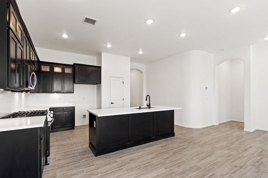 Furnished interior view inside a new home in Paseo Del Este Unit 9, El Paso (Image 6). Furnished interior view inside a new home in Paseo Del Este Unit 9, El Paso (Image 6).