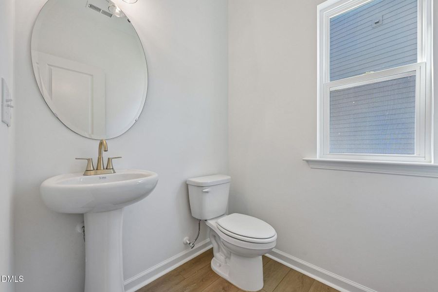 24-web-or-mls-Ken Dr-S2304-024