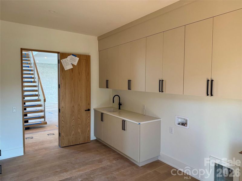 Laundry Room w/Custom Cabinetry