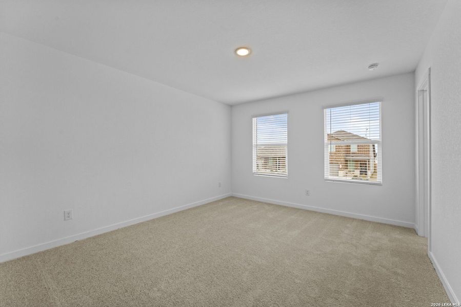Spacious, unfurnished interior of a new home in Grace Valley, Marion (Image 28).