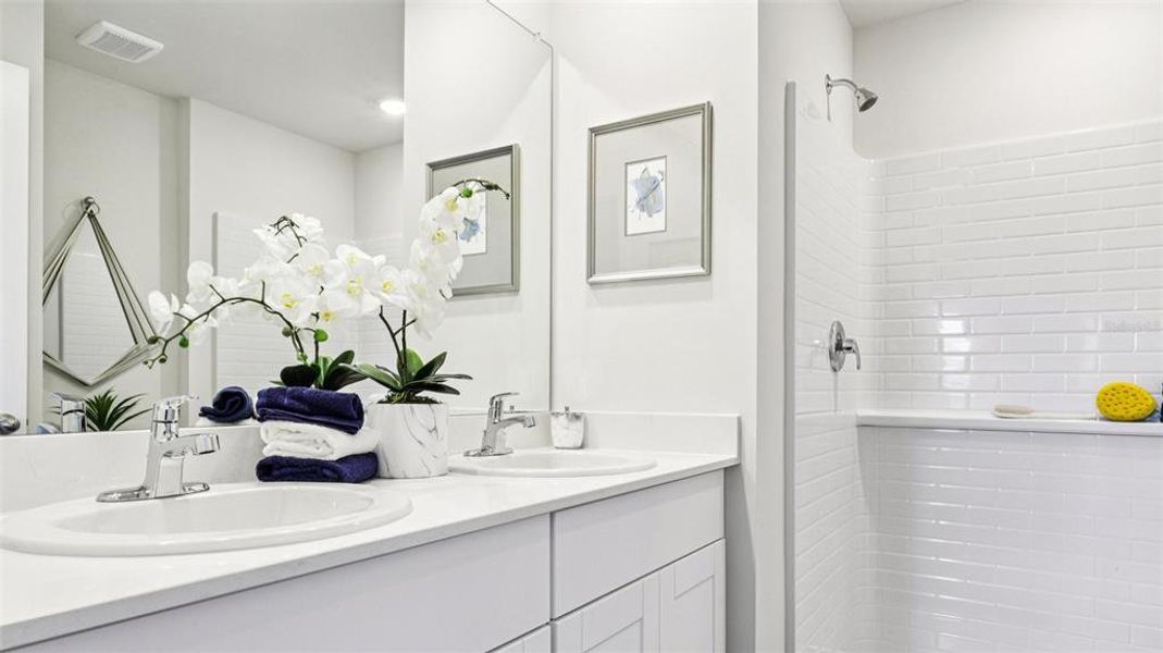 Close-up of interior finishes inside a home in Derby Creek, Ocala (Image 18).