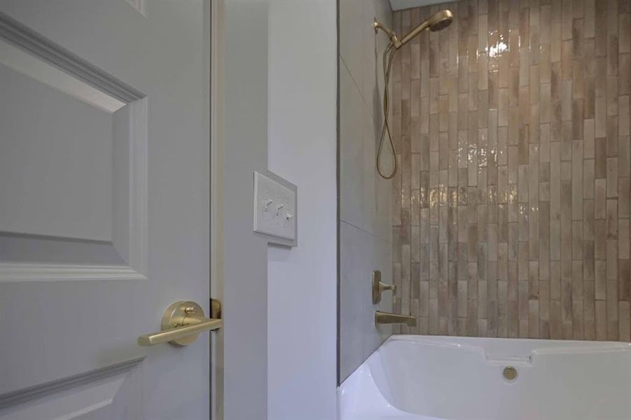 Close-up of interior finishes inside a home in , Carrollton (Image 50).