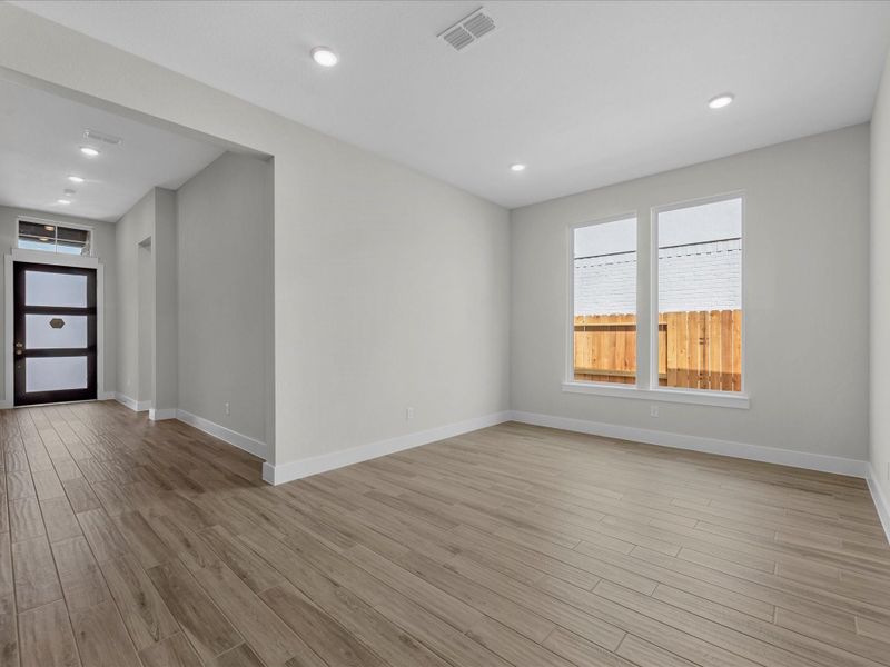 Spacious, unfurnished interior of a new home in Pecan Ridge, Fulshear (Image 15).