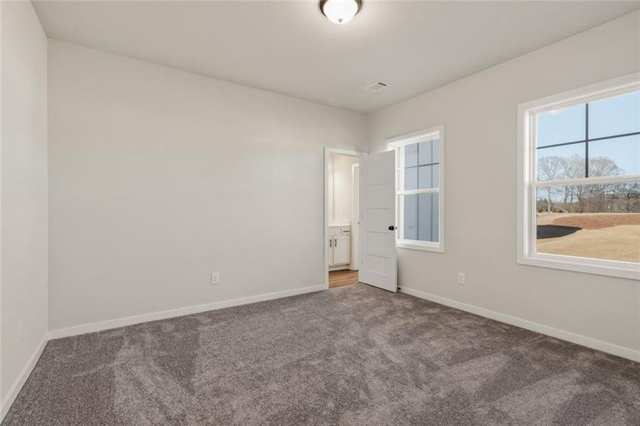 Spacious, unfurnished interior of a new home in Rosewood Lake Estates, Hoschton (Image 31).